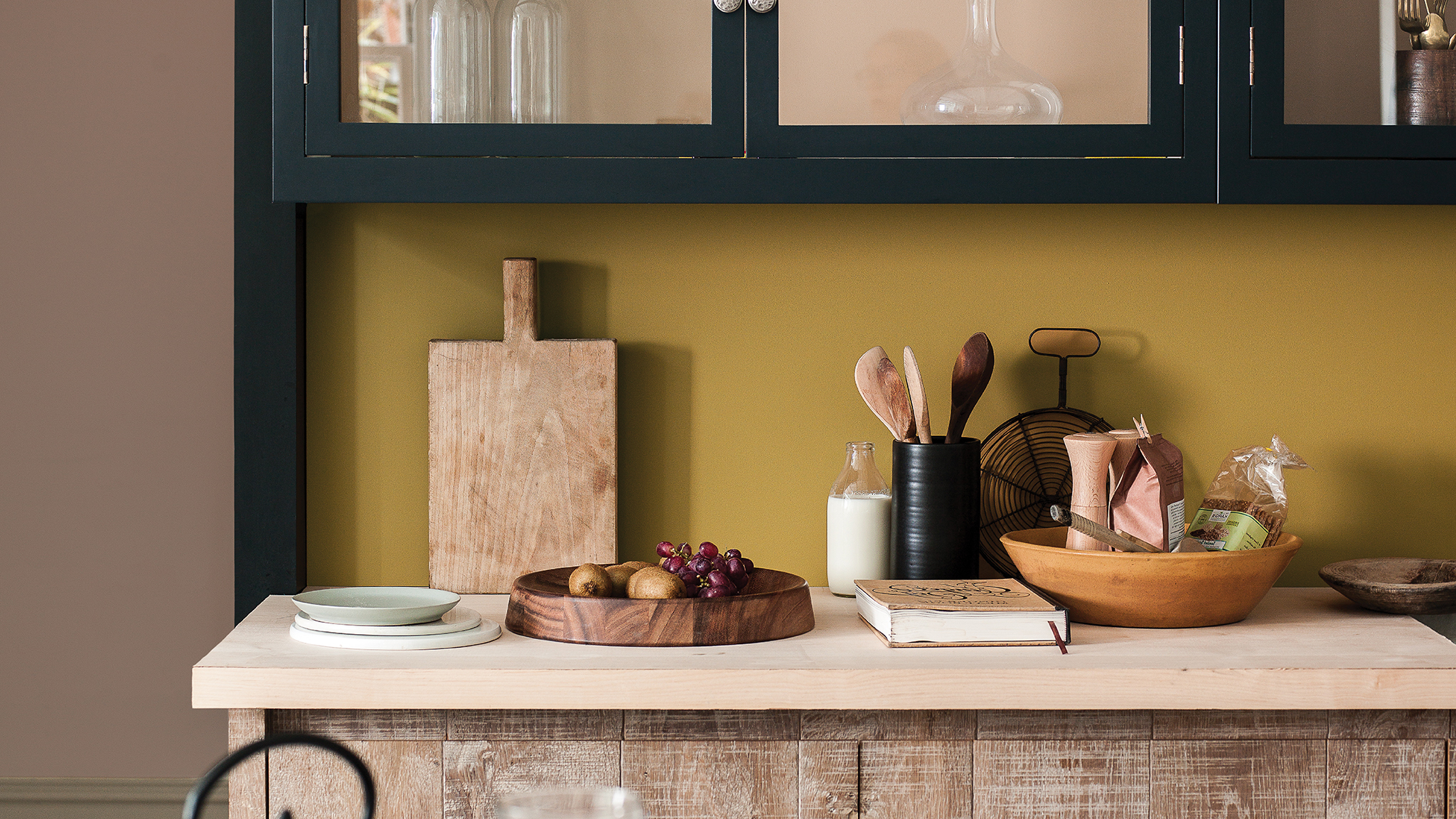 Accentuating space By painting the inside of cupboards or drawers, you give them an exciting new look