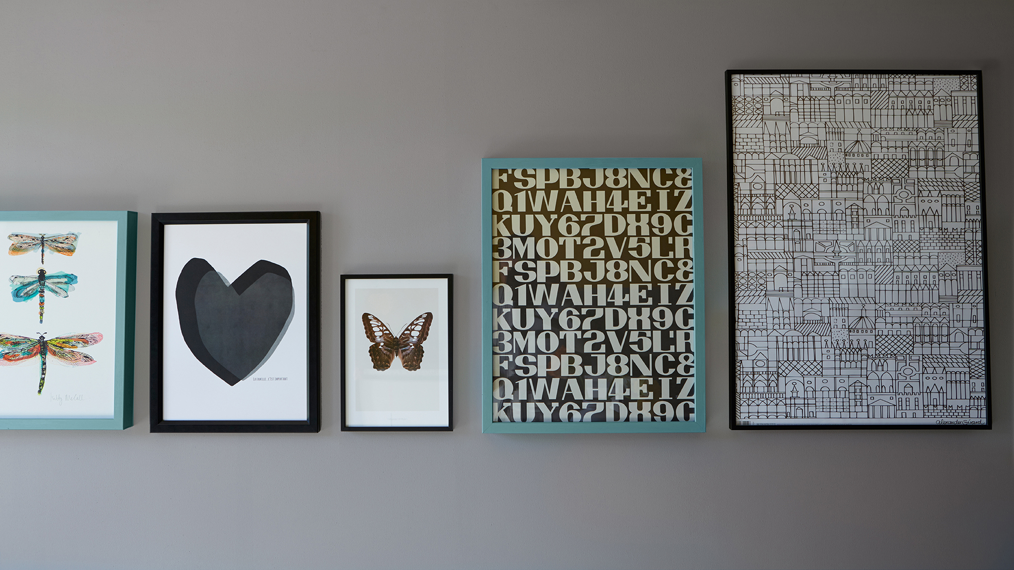 Painted frames Give new life to your photo frames by decorating them with leftover paint.