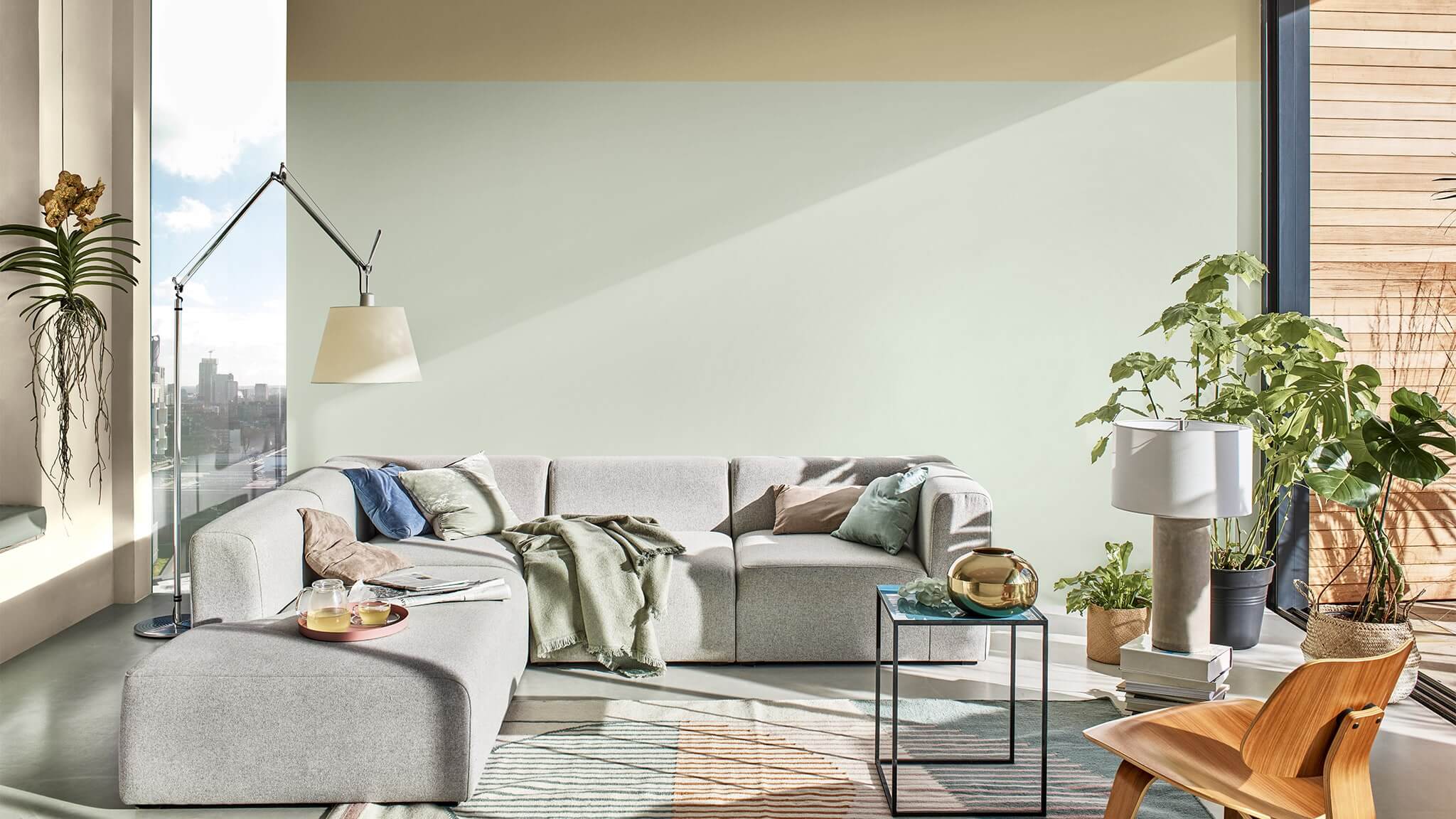 Relaxed living room with two-tone wall in Tranquil Dawn CF20_Two-tone_room_2